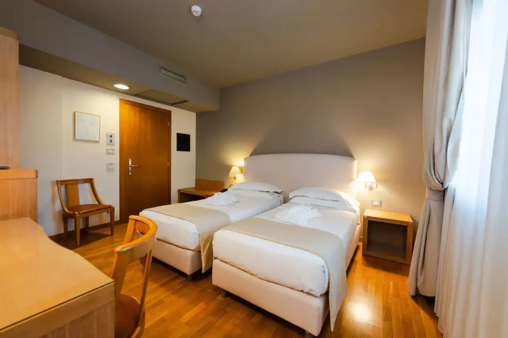 Camera accogliente e luminosa per relax