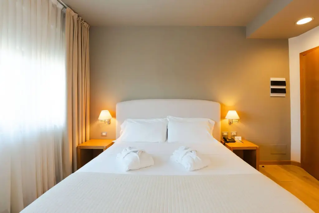 Camera dell'Hotel Touring accogliente e luminosa